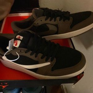 Travis Scott air Jordan 1 low OG never been worn not even tried on …